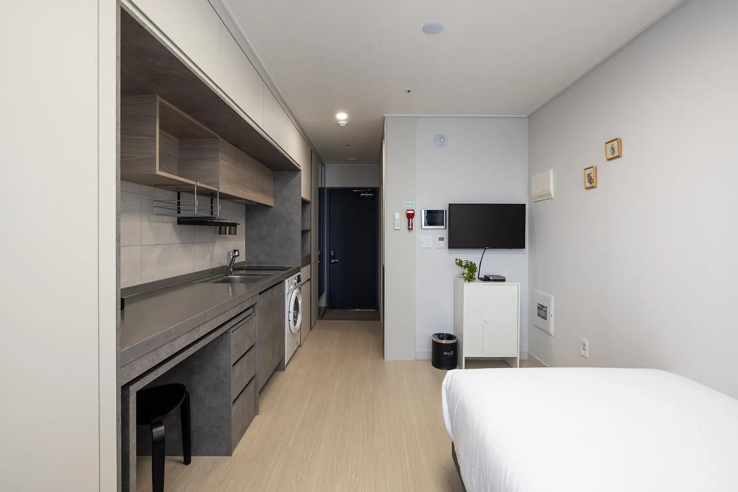 Grand Bleu Hotel & Residence Incheon