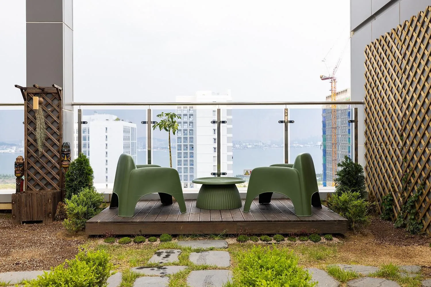Grand Bleu Hotel & Residence Incheon