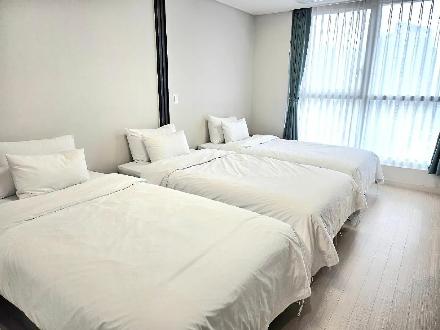 Grand Bleu Hotel & Residence Incheon