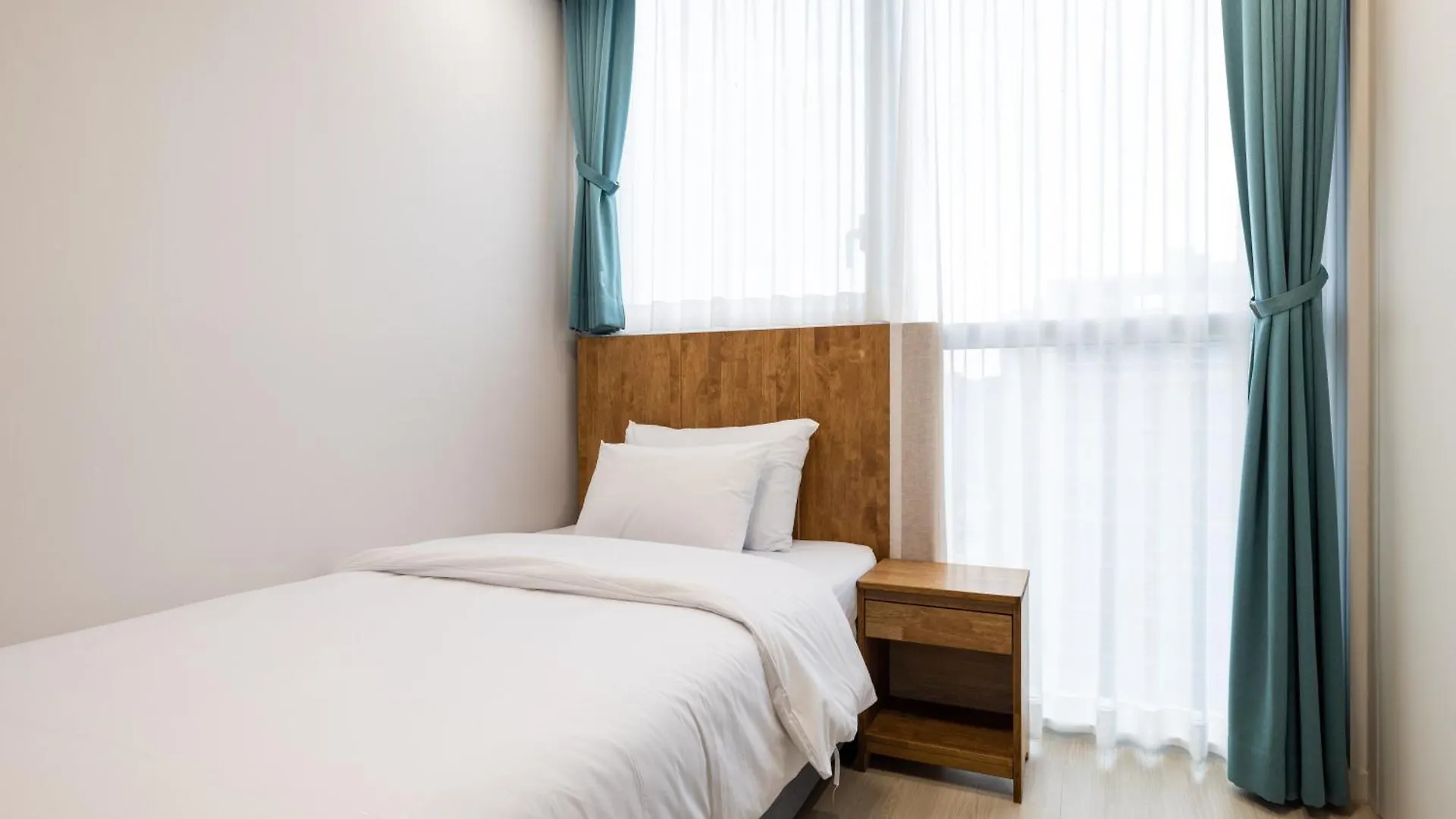 Grand Bleu Hotel & Residence Incheon 0*,