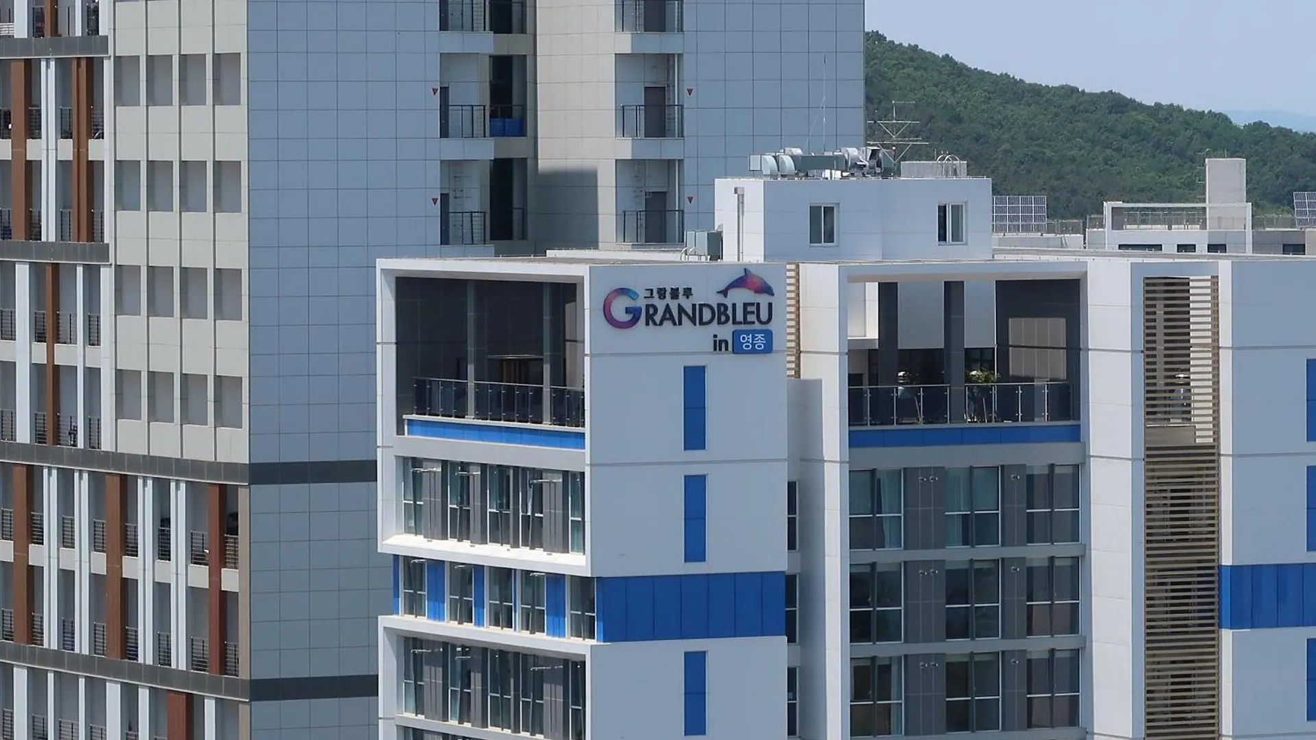 Grand Bleu Hotel & Residence Incheon